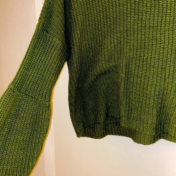 Green Knitted Top - Picture 2 of 4